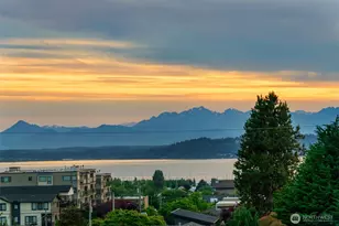 709 Maple St, Edmonds, WA 98020 - Photo 1