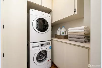 1017 Minor Avenue #1401, Seattle, WA 98104 - Photo 12