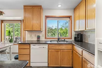1918 8th Street Ct SW, Puyallup, WA 98371 - Photo 12
