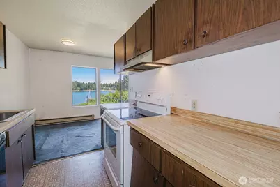 924 Shorewood Drive #C25, Bremerton, WA 98312 - Photo 10