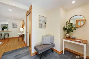 11527 39th Ave NE, Seattle, WA 98125 - Photo 2