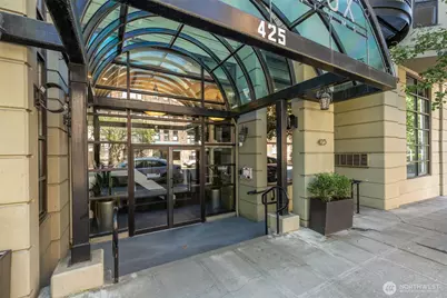 425 Vine Street #706, Seattle, WA 98121 - Photo 2