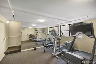 425 Vine St, Seattle, WA 98121 - Photo 28
