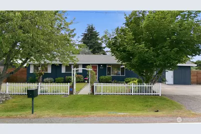810 132nd Street S, Tacoma, WA 98444 - Photo 2
