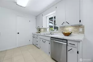 810 132nd St S, Tacoma, WA 98444 - Photo 14