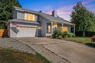 121 Manhattan Square, East Wenatchee, WA 98802 - Photo 1