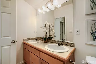 11212 Greenwood Avenue N #B, Seattle, WA 98133 - Photo 16