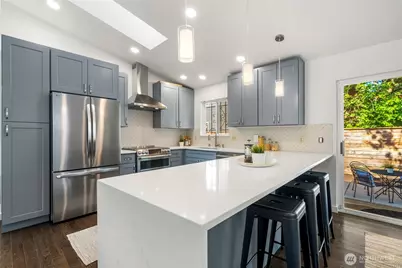 5050 35th Avenue S, Seattle, WA 98118 - Photo 10
