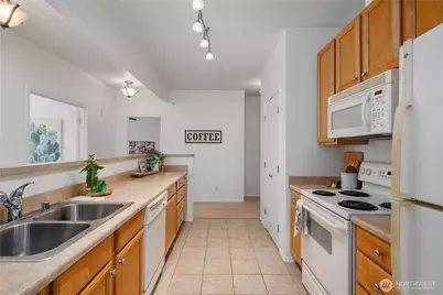 504 Darby #211, Bellingham, WA 98226 - Photo 14