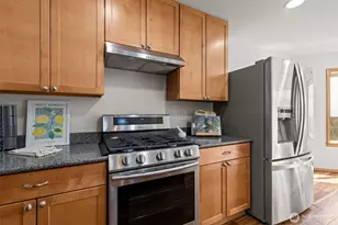 2120 248th Pl SE, Sammamish, WA 98075 - Photo 12