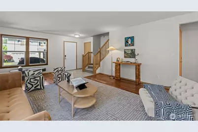 2120 248th Place SE, Sammamish, WA 98075 - Photo 4