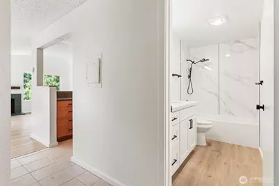 4415 145th Avenue NE #H6, Bellevue, WA 98007 - Photo 2