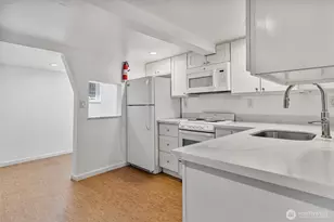 410 118th St S, Tacoma, WA 98444 - Photo 22