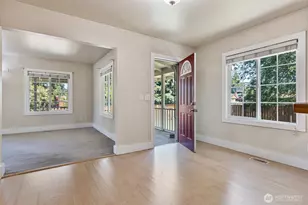 410 118th St S, Tacoma, WA 98444 - Photo 6