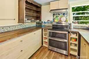 1235 S 101st St, Seattle, WA 98168 - Photo 8