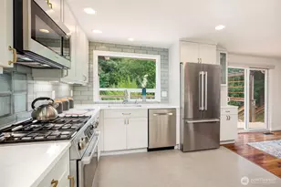 10152 NE 204th St, Bothell, WA 98011 - Photo 8