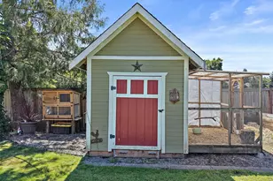 1303 W Main, Puyallup, WA 98371 - Photo 36