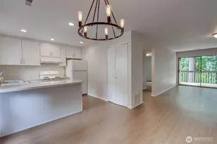 10819 NE 37th Pl, Bellevue, WA 98004 - Photo 1