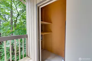 10819 NE 37th Pl, Bellevue, WA 98004 - Photo 36