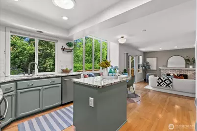 1030 NW Inneswood Drive, Issaquah, WA 98027 - Photo 10