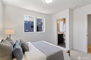 4428 Dayton Ave N, Seattle, WA 98103 - Photo 28