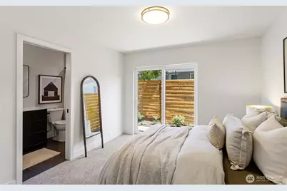 4430 Dayton Avenue N, Seattle, WA 98103 - Photo 8