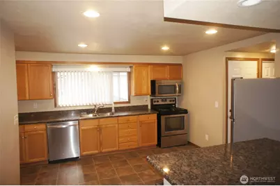 5305 S 3rd Avenue, Everett, WA 98203 - Photo 8