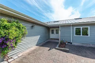 697 Olympic View Dr, Coupeville, WA 98239 - Photo 4