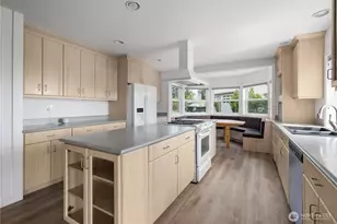 697 Olympic View Dr, Coupeville, WA 98239 - Photo 10