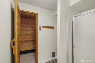 9905 NE 124th St, Kirkland, WA 98034 - Photo 32