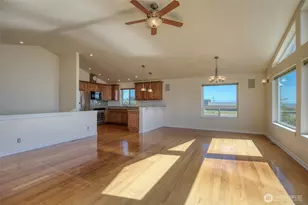 36 Duke Ln, Pacific Beach, WA 98571 - Photo 8