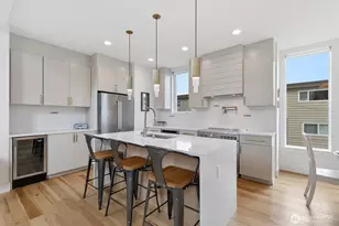 408 Aloha St, Seattle, WA 98109 - Photo 8
