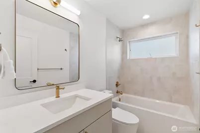 408 Aloha Street, Seattle, WA 98109 - Photo 20