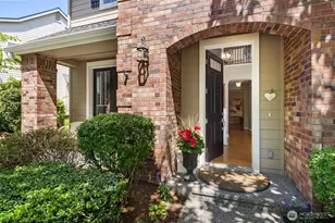 1714 11th Ave NE, Issaquah, WA 98029 - Photo 2