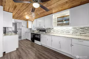 700 NW Crosby Ave, Oak Harbor, WA 98277 - Photo 14