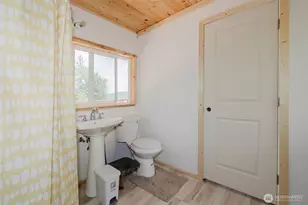 200 E Cove Dr, Belfair, WA 98528 - Photo 18