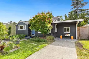 9348 32nd Ave SW, Seattle, WA 98126 - Photo 2