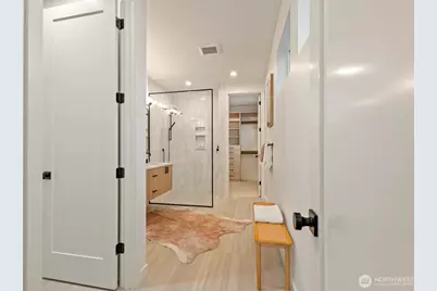 2769 59th Avenue SW #B, Seattle, WA 98116 - Photo 22