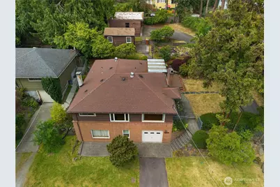 10323 48th Avenue NE, Seattle, WA 98125 - Photo 1