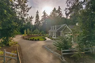 7077 NE Ridge Ln, Bainbridge Island, WA 98110 - Photo 2