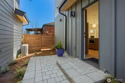 8328 24th Avenue NW, Seattle, WA 98117 - Photo 30