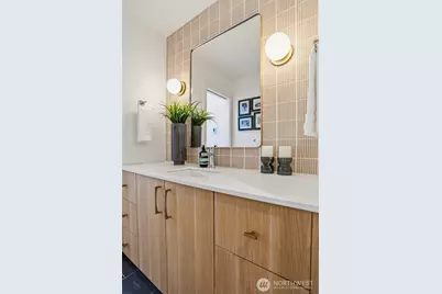 8328 24th Avenue NW, Seattle, WA 98117 - Photo 20