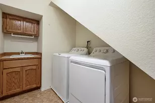 1805 Village Green Dr, Mill Creek, WA 98012 - Photo 22