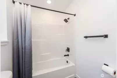 320 E Lopez Avenue, Port Angeles, WA 98362 - Photo 18