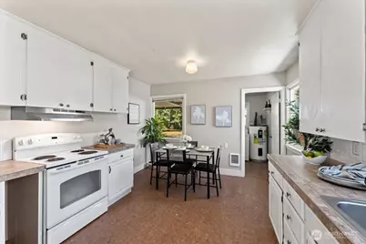 8618 Tacoma Avenue S, Tacoma, WA 98444 - Photo 14