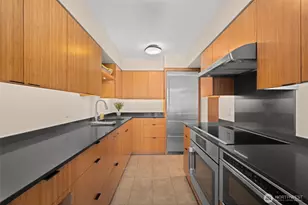 2100 3rd Ave, Seattle, WA 98121 - Photo 12