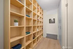 2100 3rd Ave, Seattle, WA 98121 - Photo 26