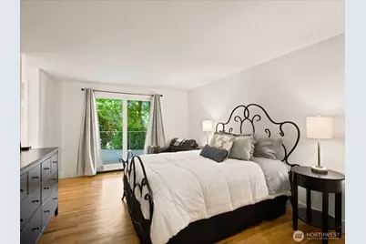12428 68th Avenue NE, Kirkland, WA 98034 - Photo 14