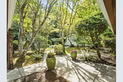 12428 68th Avenue NE, Kirkland, WA 98034 - Photo 6