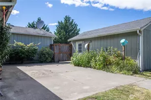10548 179th Ave SW, Rochester, WA 98579 - Photo 26
